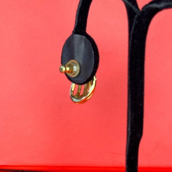 Classic Women’s Earrings.  Gold Color - Picture 3 of 4